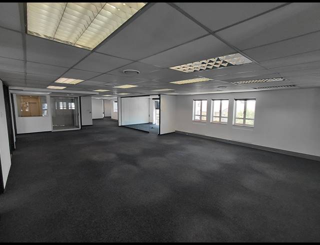 387M² OFFICE TO LET IN BRYANSTON